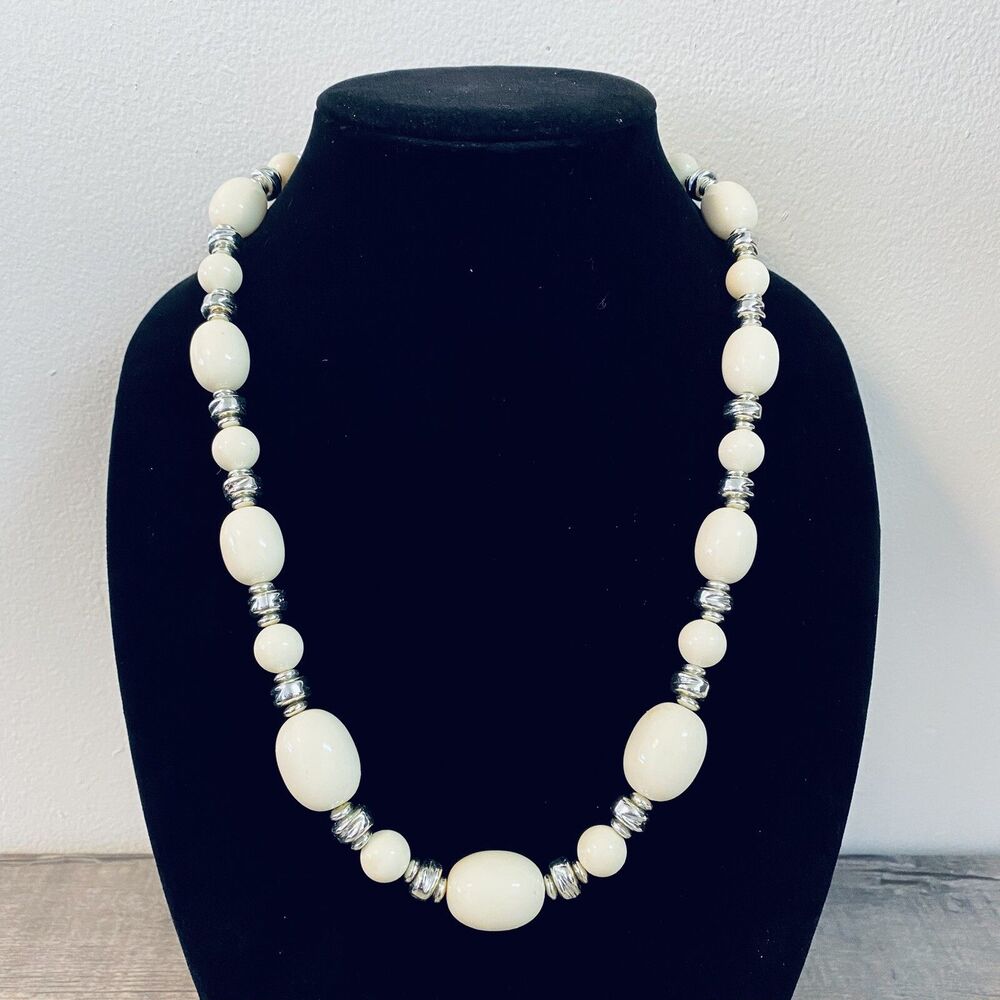 24” Vintage 1960s Lucite White Bead With Silver tone Accents Fashion Necklace